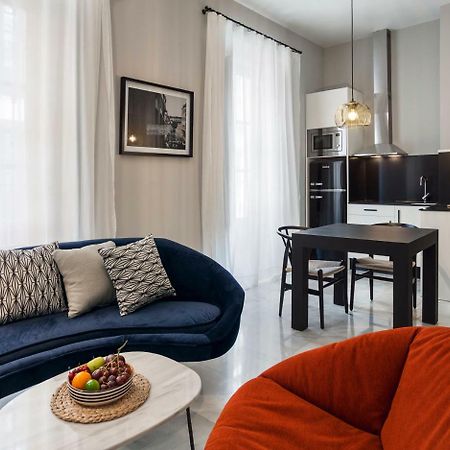סביליה Apartamentos One Shot Conde De Torrejon מראה חיצוני תמונה